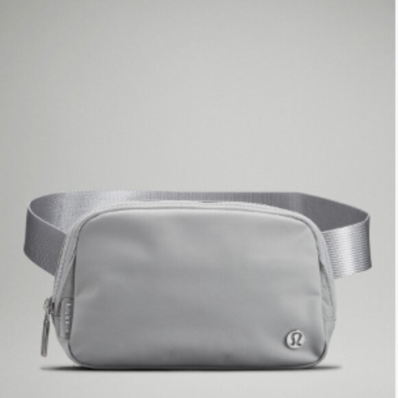 Lululemon Everywhere Belt Bag *Extended Strap - Picture 1 of 6